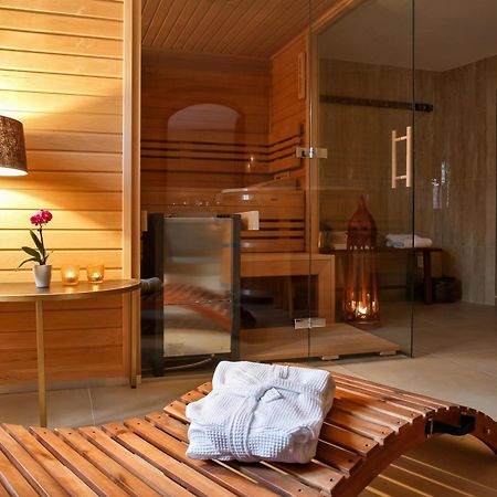 Castle Hotel & Wellness ปอดเยบราดิ ภายนอก รูปภาพ