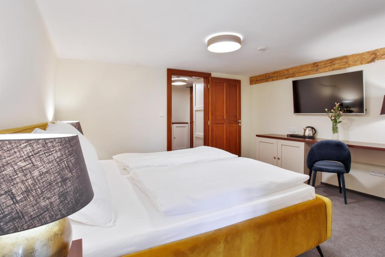 Castle Hotel & Wellness ปอดเยบราดิ ภายนอก รูปภาพ