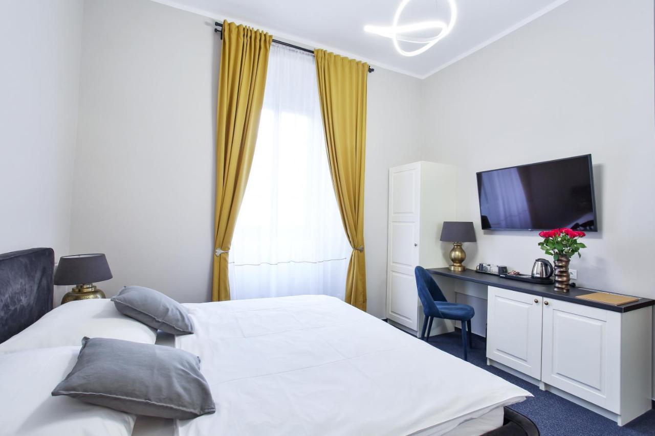 Castle Hotel & Wellness ปอดเยบราดิ ภายนอก รูปภาพ