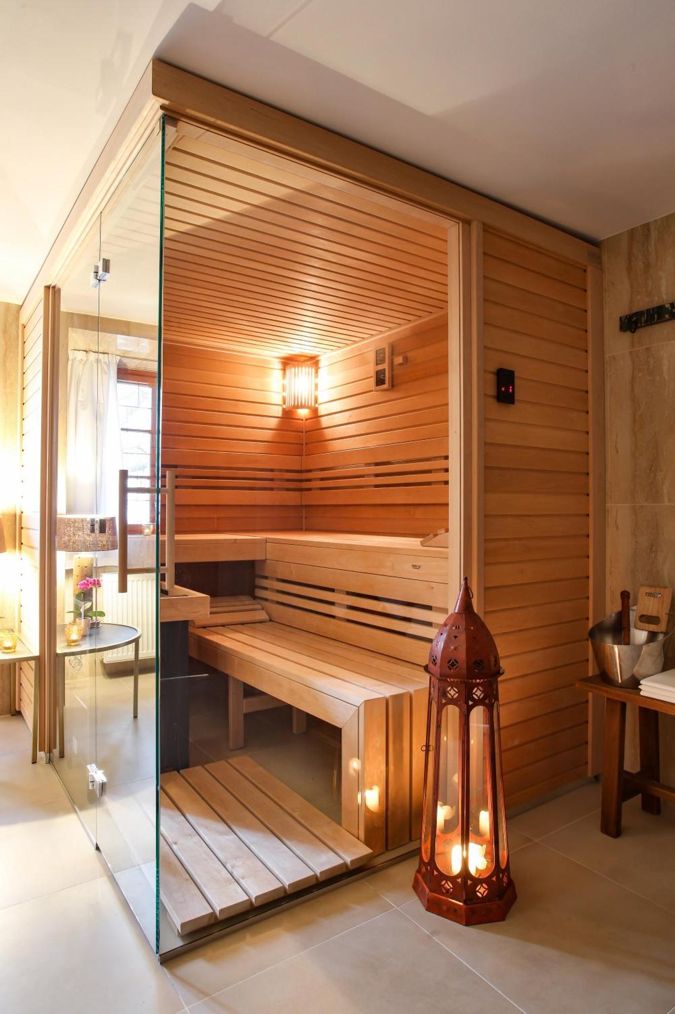 Castle Hotel & Wellness ปอดเยบราดิ ภายนอก รูปภาพ