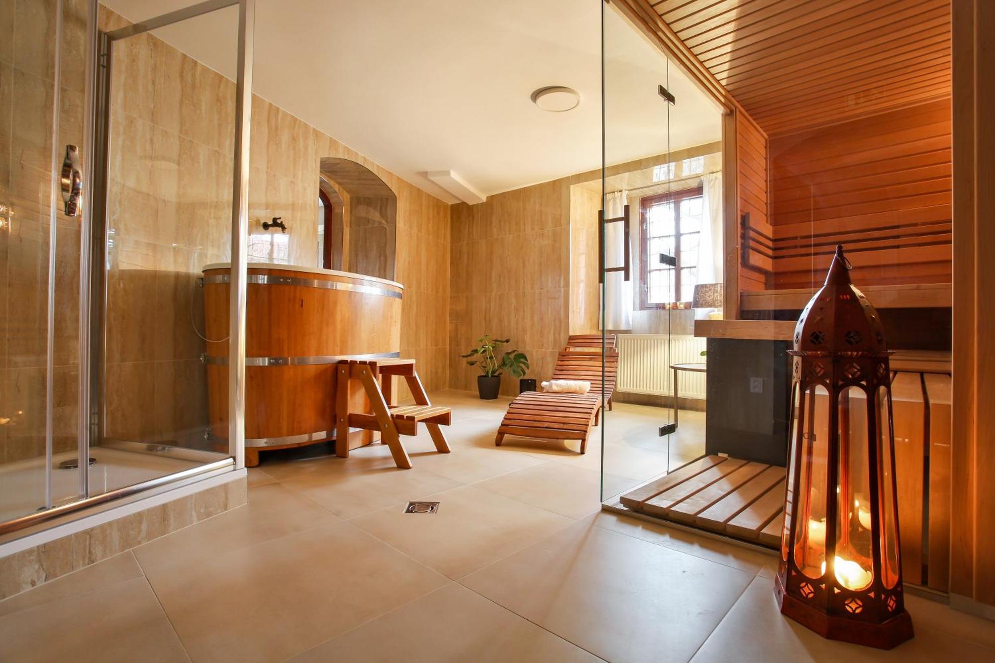 Castle Hotel & Wellness ปอดเยบราดิ ภายนอก รูปภาพ